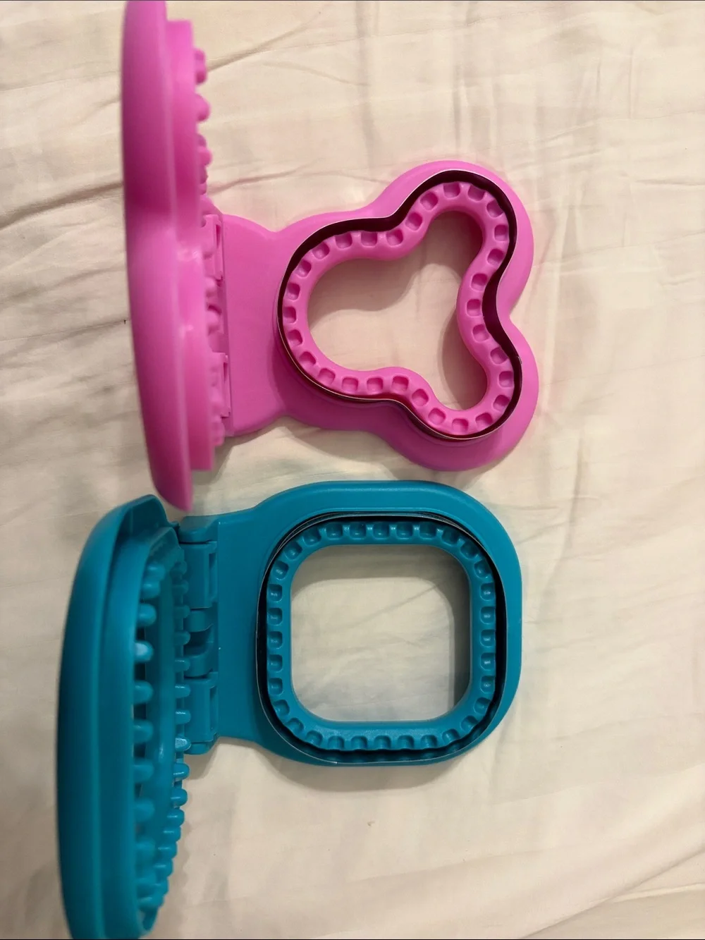 Sandwich cutters Set - Pink & Blue, LIKE NEW